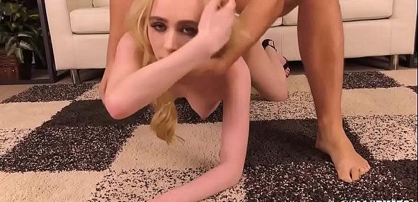  Skinny Blonde Gets Her Tight Teen Cunt Banged in Cam Show After Giving Head